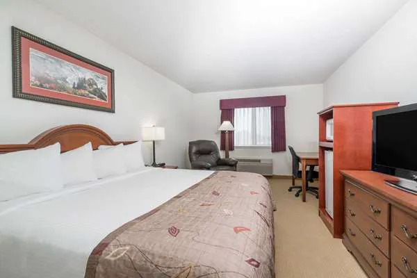 Baymont by Wyndham Marshfield 4