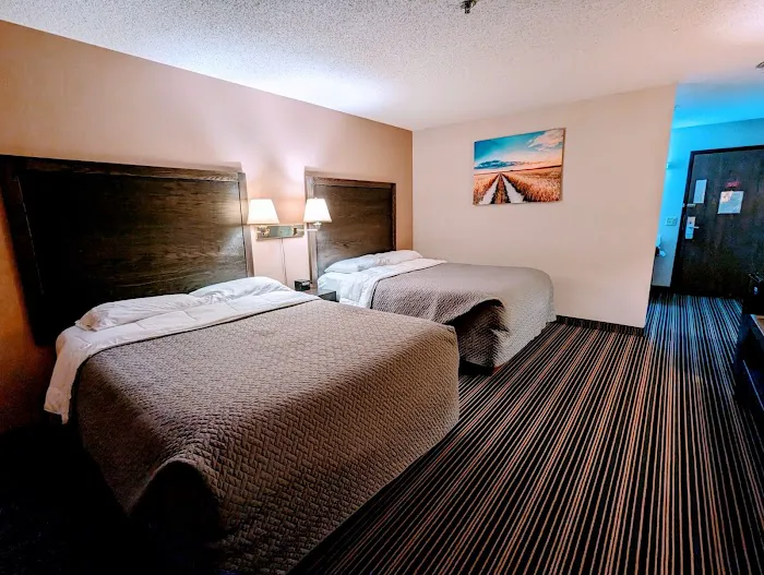 Woodfield Inn & Suites 4