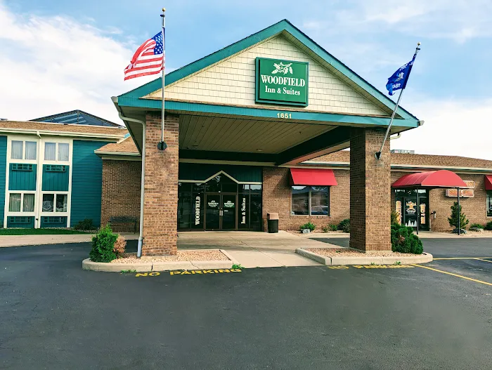 Woodfield Inn & Suites 4