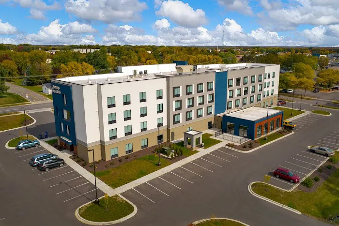 Hampton Inn & Suites Marshfield 4