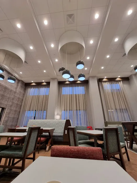 Hampton Inn & Suites Marshfield 4
