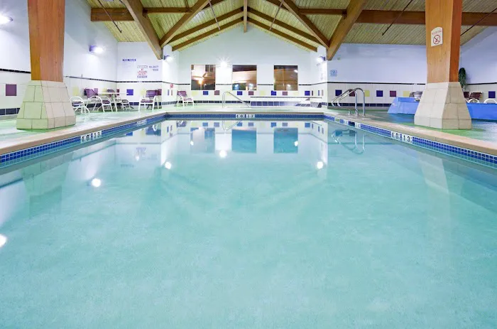 Holiday Inn Conference Ctr Marshfield by IHG 4
