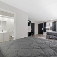Willow Inn + Suites ico