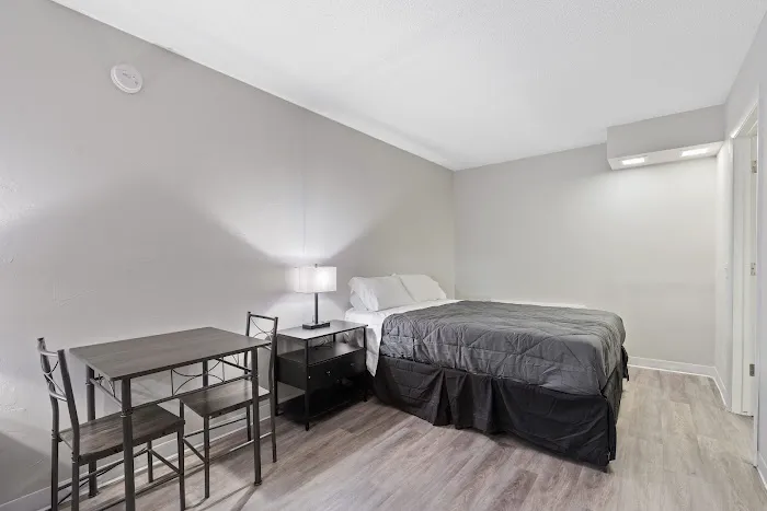 Willow Inn + Suites 4