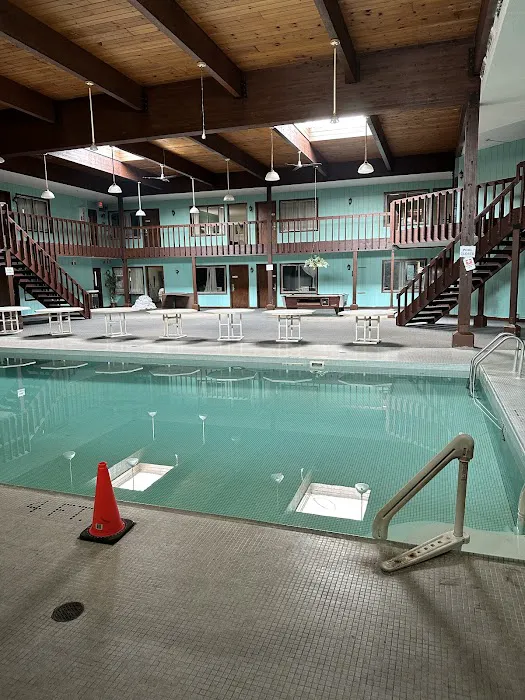 Willow Inn and Suites 4