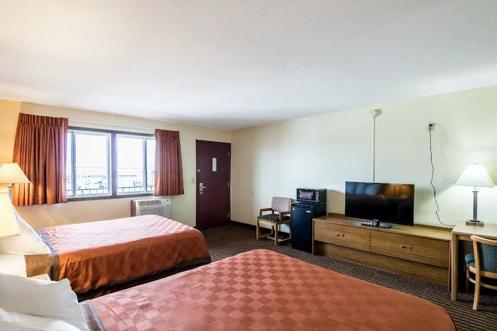 Scottish Inns & Suites 4