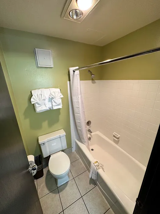 Super 8 by Wyndham Eau Claire WI 4