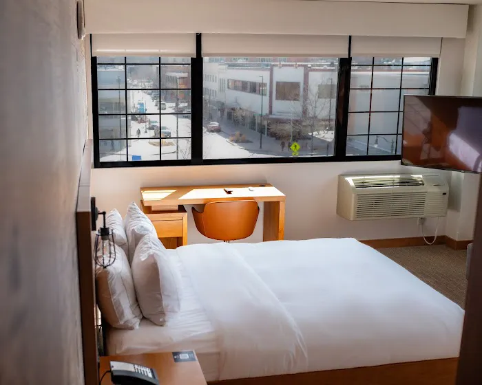 The Lismore Hotel Eau Claire - a DoubleTree by Hilton Hotel 5