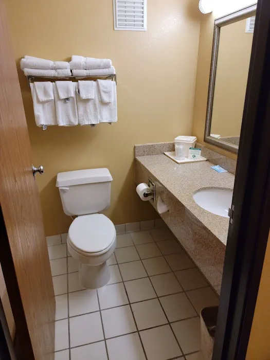 Quality Inn & Suites Eau Claire 4
