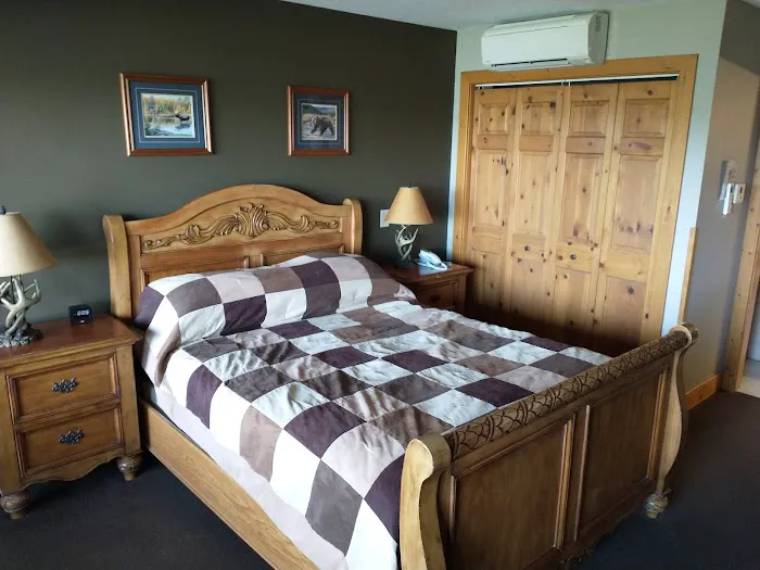 John Hall's Alaskan Lodge 4