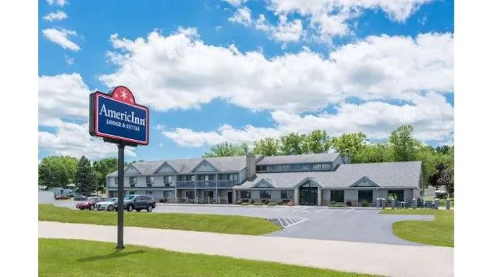 AmericInn by Wyndham Lake City 4