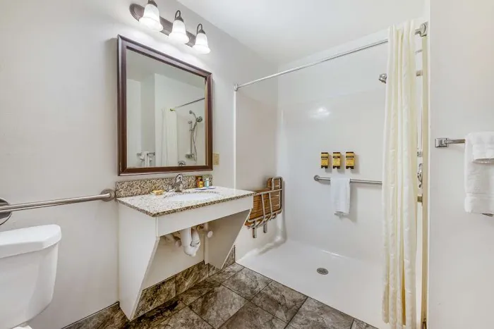 Best Western Plus Eau Claire Conference Center 4