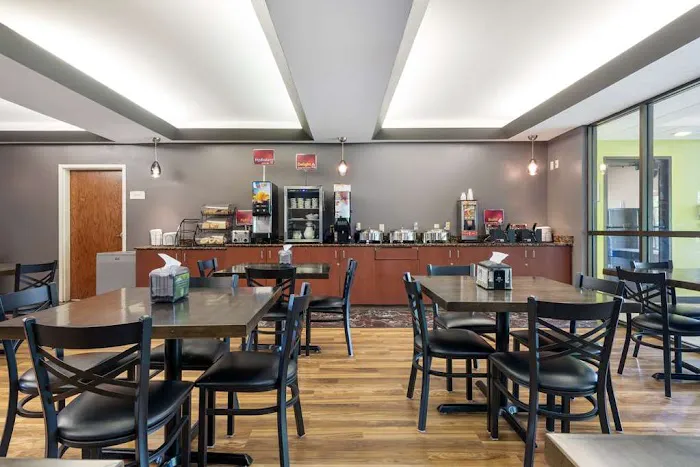 Best Western Plus Eau Claire Conference Center 4