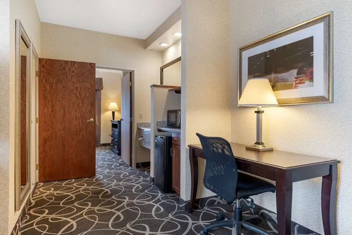 Best Western Plus Eau Claire Conference Center 4