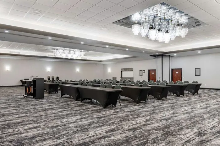 Best Western Plus Eau Claire Conference Center 4