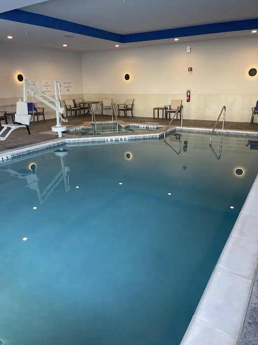 Holiday Inn Express & Suites Eau Claire West I-94 by IHG 4