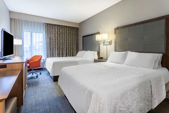 Hampton Inn Eau Claire 4