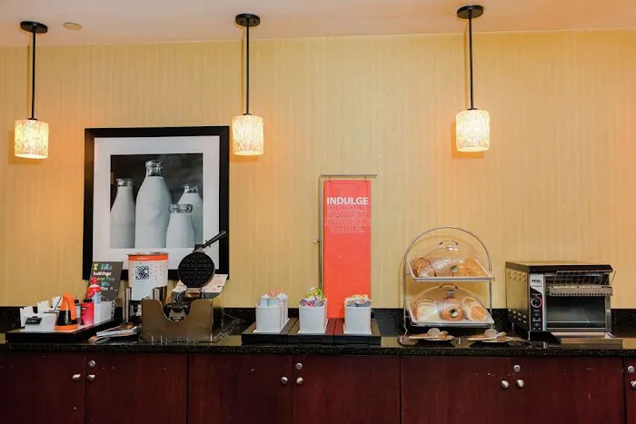Hampton Inn Eau Claire 4