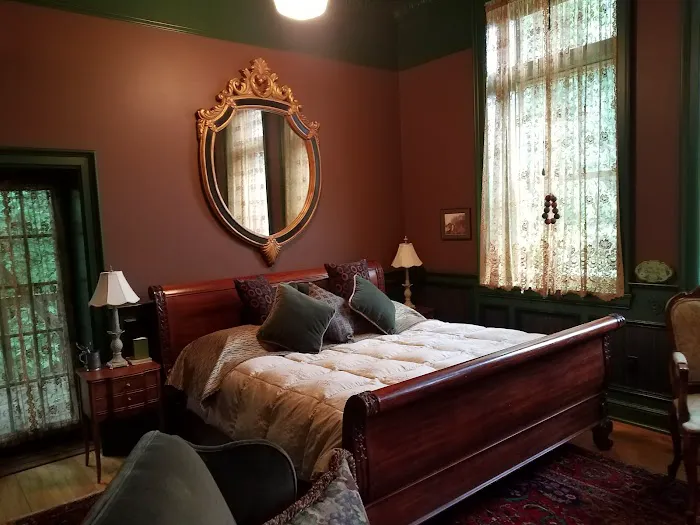 Maiden Rock Inn 4