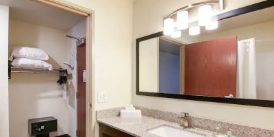 Cobblestone Inn & Suites at UW Stout Downtown Menomonie