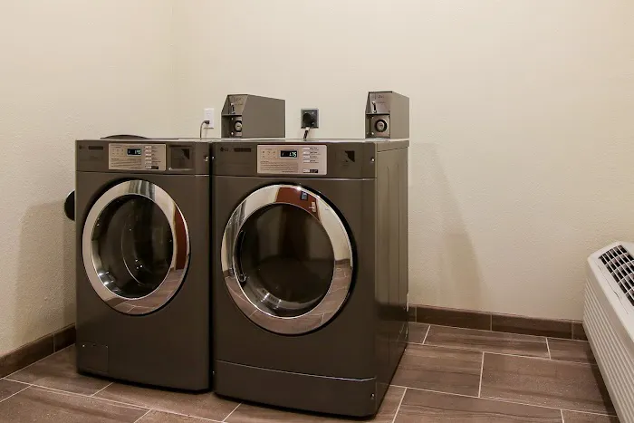 Cobblestone Inn & Suites at UW Stout Downtown Menomonie 4