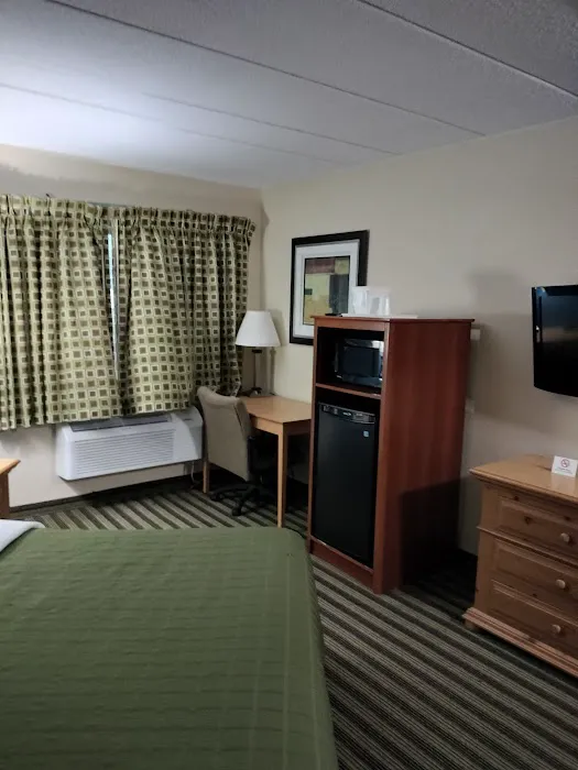 American Inn and Suites 4