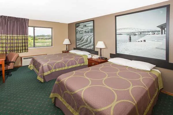 Super 8 by Wyndham Anamosa IA 4