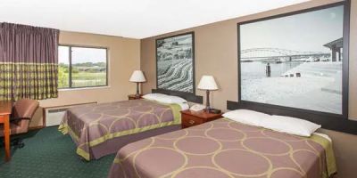 Super 8 by Wyndham Anamosa IA