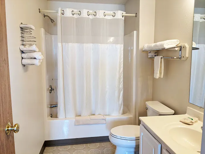 Urbana Inn & Suites 4