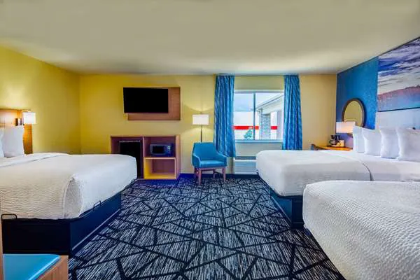 Days Inn by Wyndham Evansdale Waterloo 4