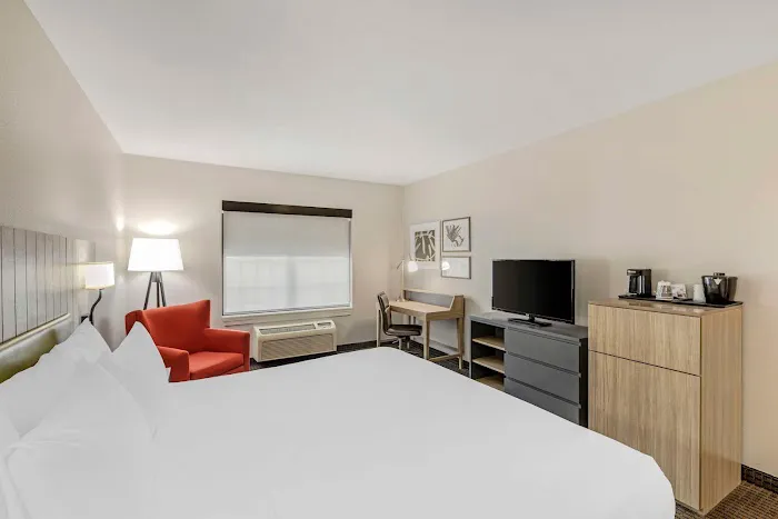 Country Inn & Suites by Radisson, Elk Grove Village/Itasca 4