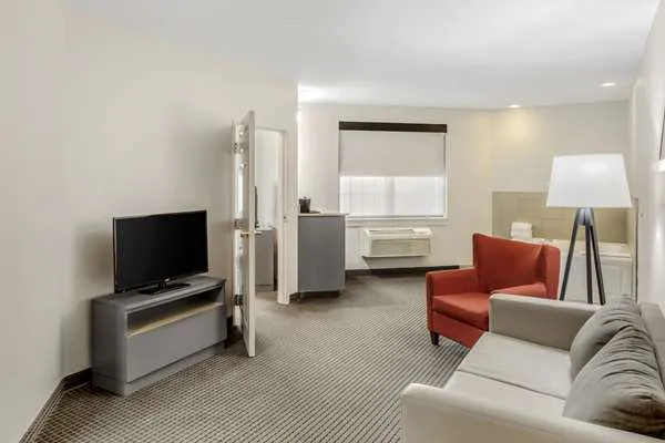 Country Inn & Suites by Radisson, Elk Grove Village/Itasca 4