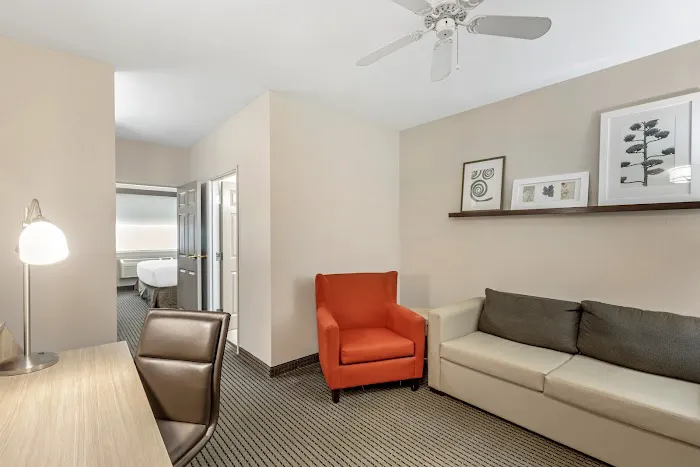 Country Inn & Suites by Radisson, Elk Grove Village/Itasca 4