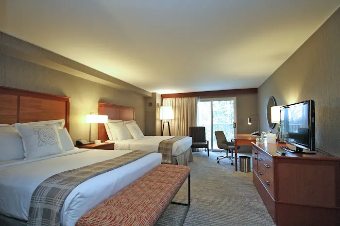 Eaglewood Resort & Spa 4