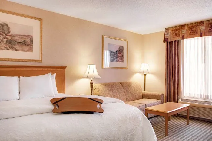 Hampton Inn & Suites Chicago Addison 4