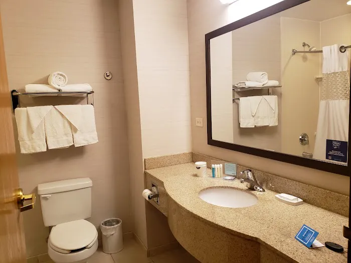 Hampton Inn & Suites Chicago Addison 4