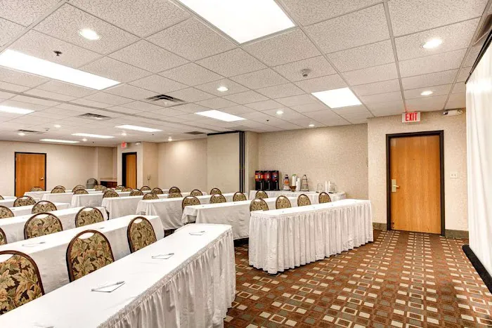 Hampton Inn & Suites Chicago Addison 4