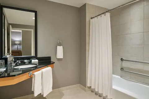 Renaissance Chicago O'Hare Suites Hotel 5