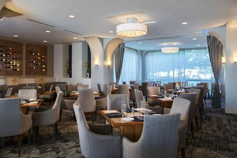 Renaissance Chicago O'Hare Suites Hotel 5