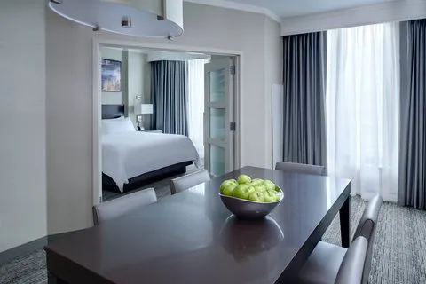 Chicago Marriott Suites O'Hare 4