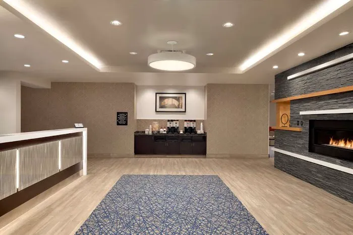 Hampton Inn & Suites Rosemont Chicago O'Hare 4