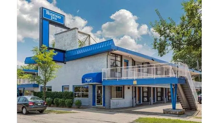 Rodeway Inn 5