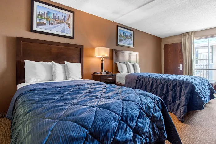 Rodeway Inn 5