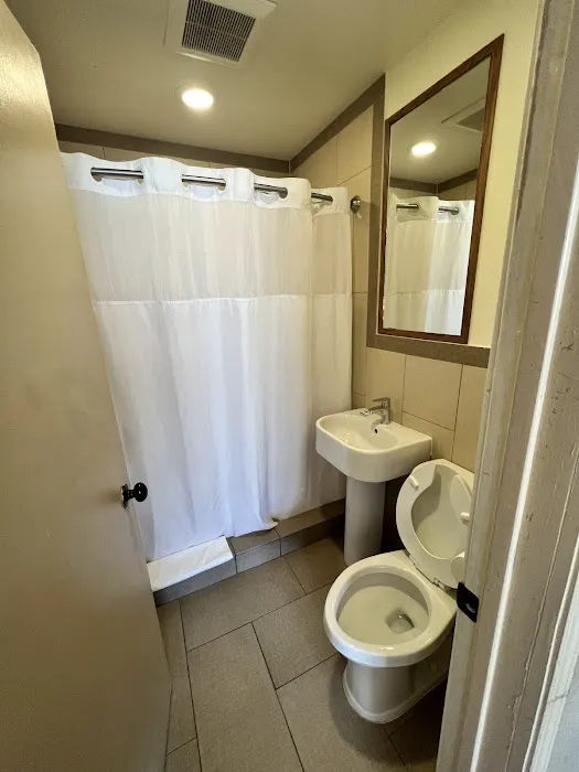 Rodeway Inn 5