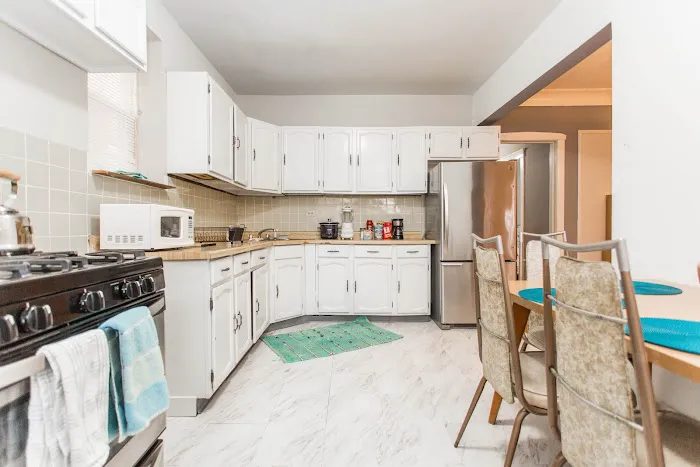 Reside Chicago Vacation Rentals 5
