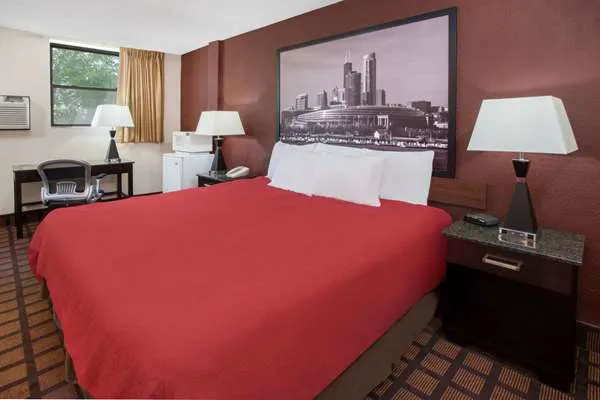 Super 8 by Wyndham Chicago IL 5
