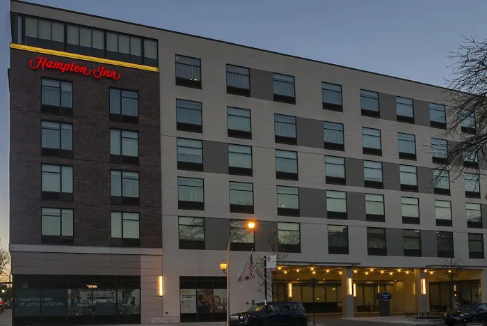 Hampton Inn Chicago North-Loyola Station 5