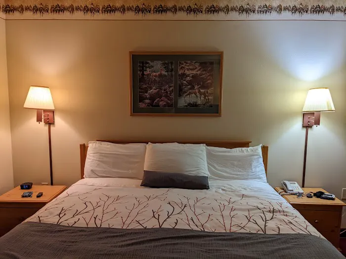 Dancing Eagles Hotel 4