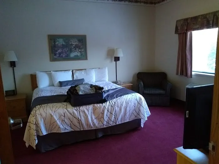 Dancing Eagles Hotel 4