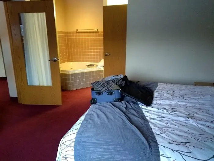 Dancing Eagles Hotel 4